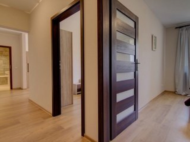 В какую сторону должны открываться межкомнатные двери?